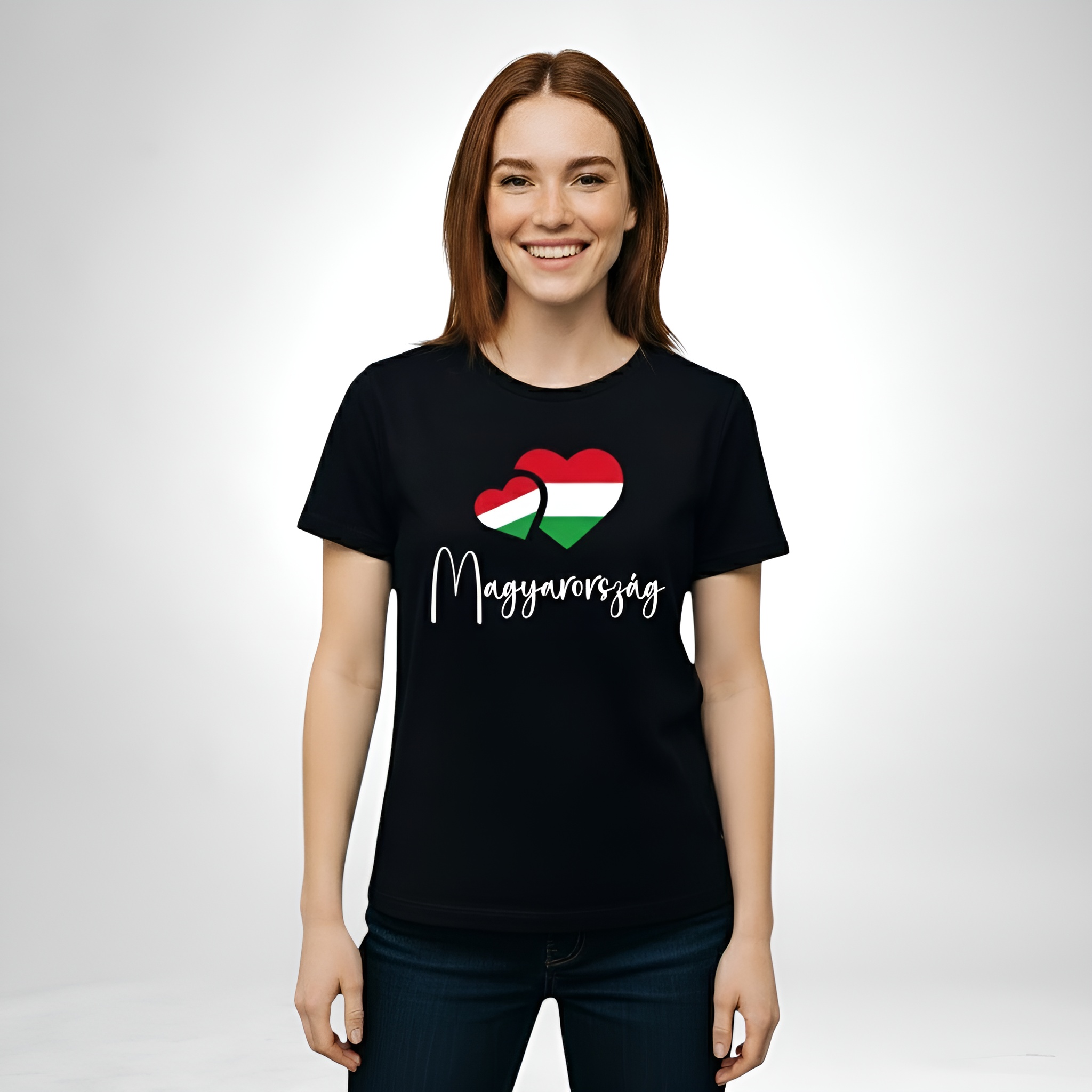 Magyarország feliratos póló szív motívummal és kézírással