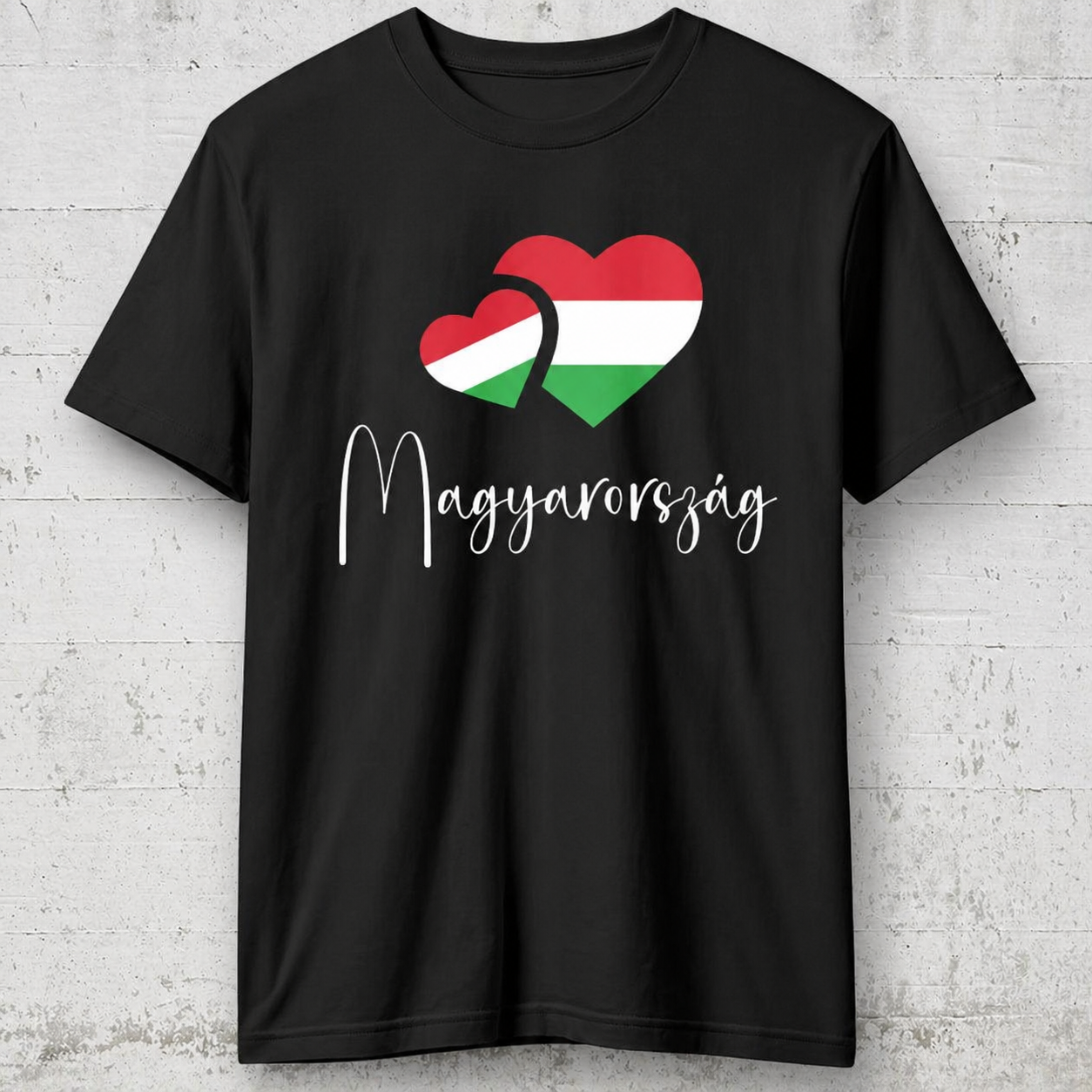 Magyarország feliratos póló szív motívummal és kézírással